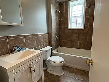 93 Grant Ave #D — Photo 2