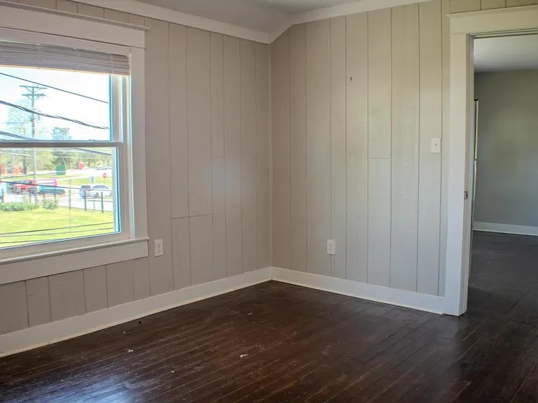 304 W Colville St — Photo 7