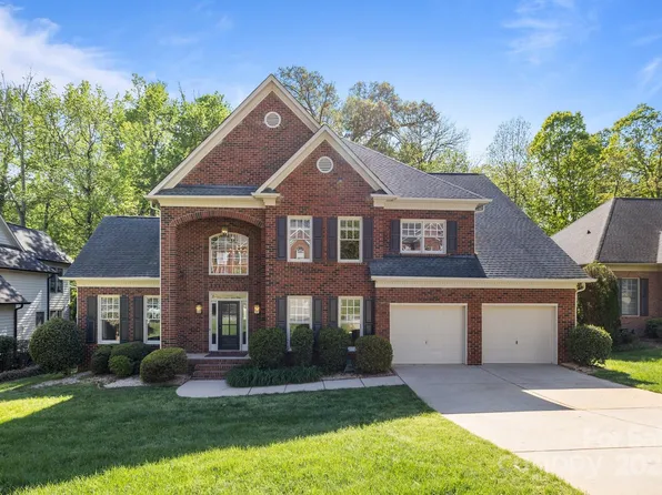 11430 Sir Francis Drake Dr, Charlotte, NC 28277