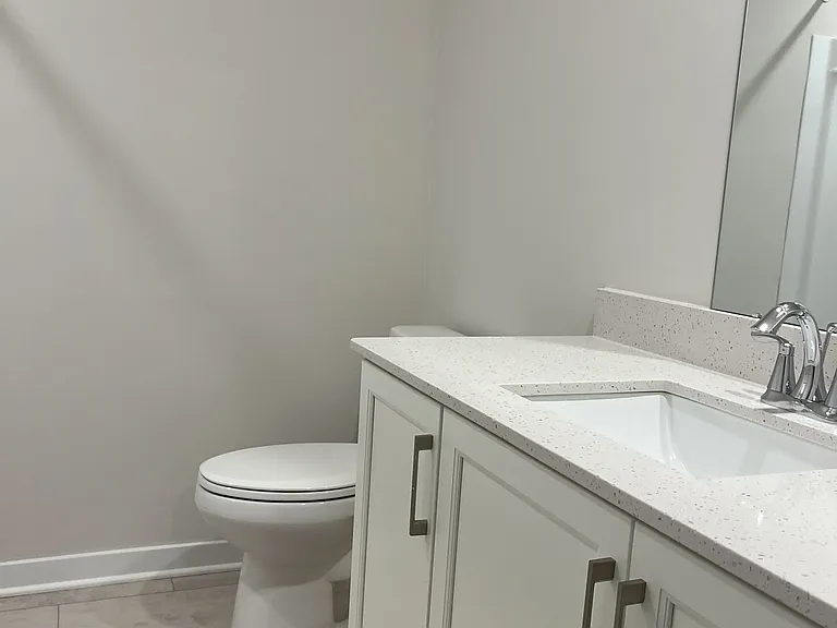 114 Continental Way — Photo 31
