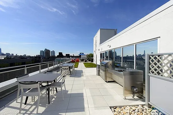 Rented by Greystar | media 10