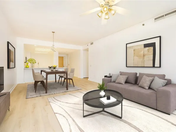 1 Keahole Pl APT 2511, Honolulu, HI 96825