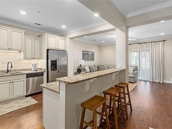 5th image of 1203 Reserve Ln