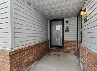 739 Claire Pointe Ct W, Saint Clair Shores, MI 48081