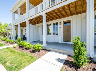 917 Harbor Dr E, Saint Joseph, MI 49085
