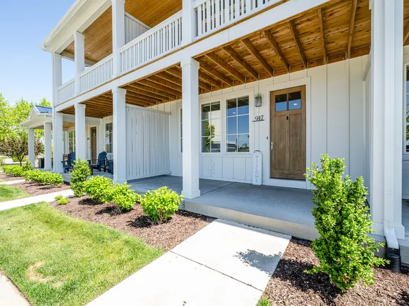 917 Harbor Dr E, Saint Joseph, MI 49085