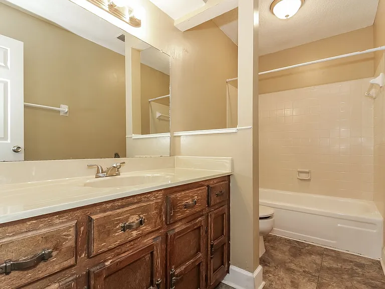 6708 Henredon Dr — Photo 19