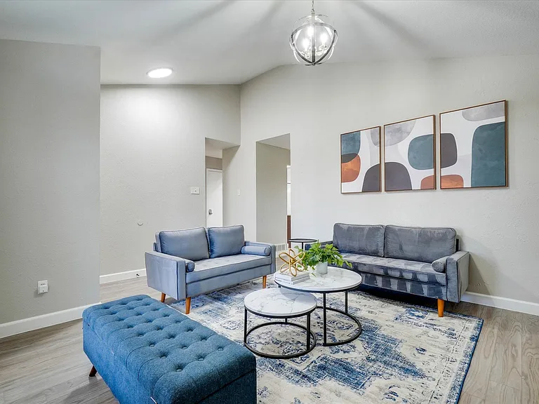 1725 Canterbury Ln — Photo 18