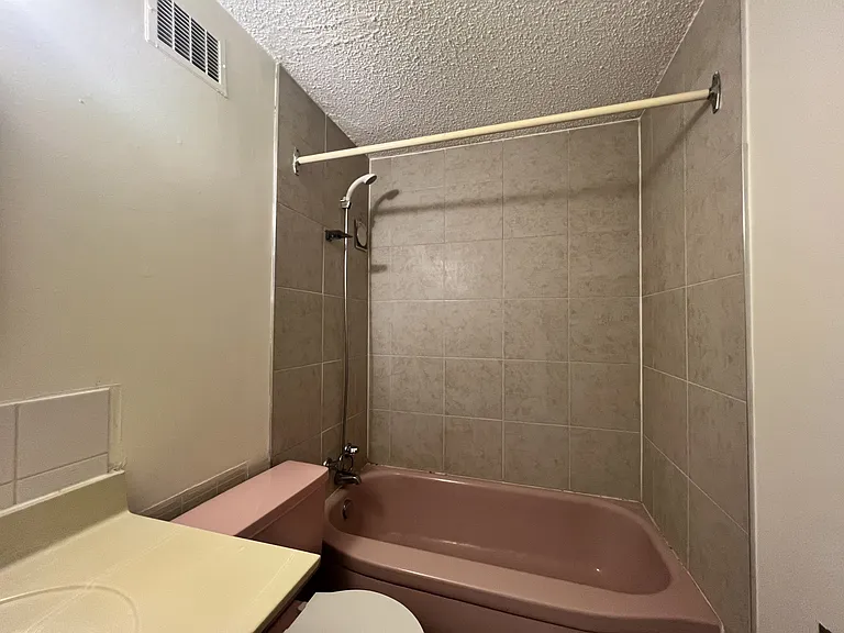 2249 Cornwall St — Photo 19