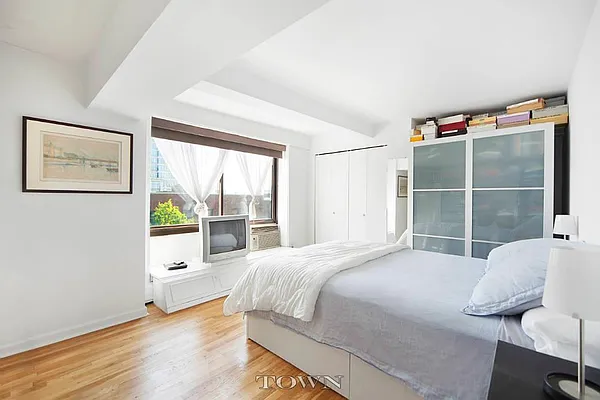 Sold by Town Residential | media 16