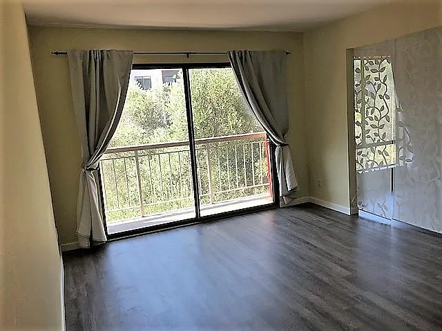 Building Photo - 360 N Civic Dr #406