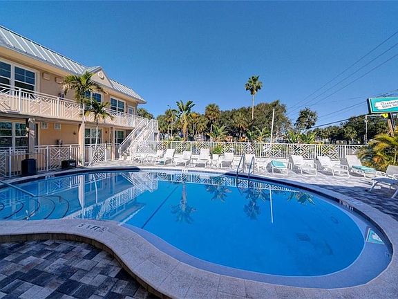 3rd image of 530 Mandalay Ave #105