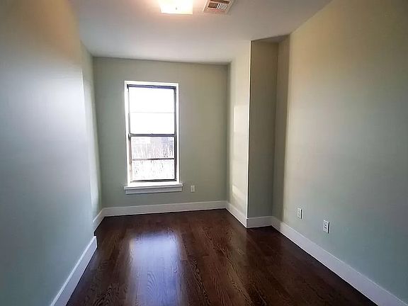 5th image of 15 Brooklyn Ave #3B