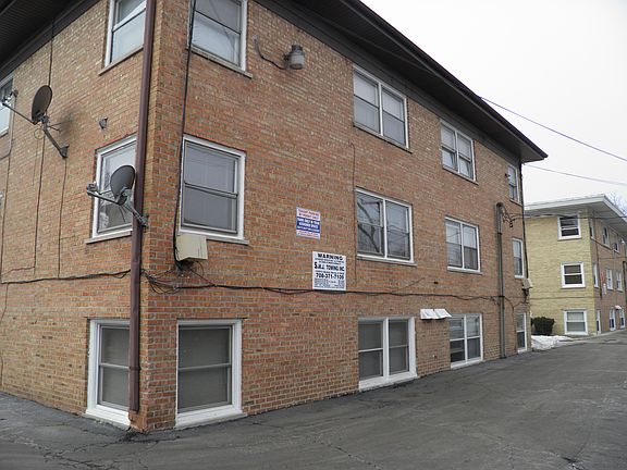 5th image of 10935 S Lloyd Dr APT 2D