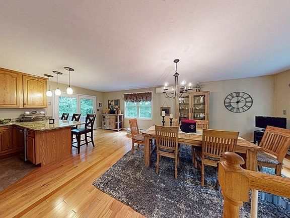 3rd image of 233 Tispaquin St