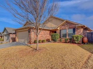 2705 Red Fish Rd, Norman, OK 73069