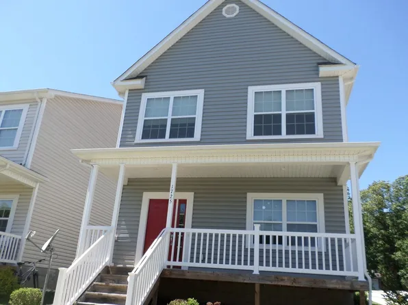 1725 Aden Ln, Blacksburg, VA 24060