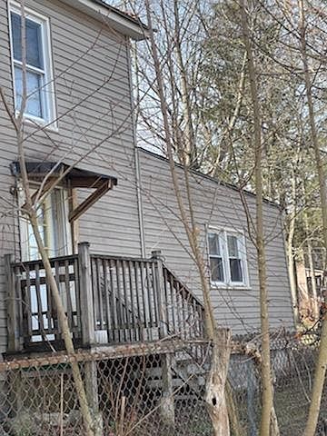 2nd image of 107 Glebe St