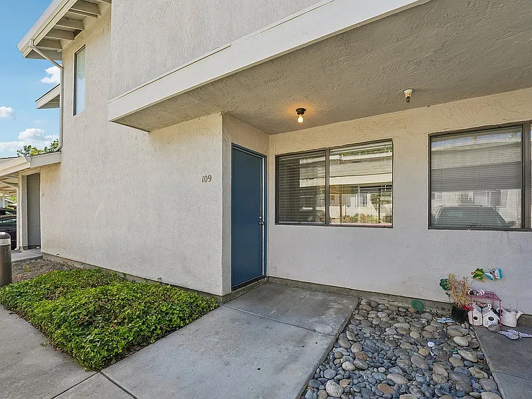 6-web-or-mls-403-425 Junction Ave 109A-S1807-006
