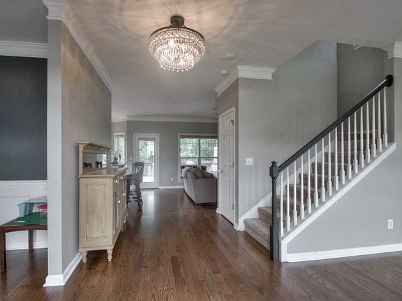 3rd image of 1909 Bunbury Ct