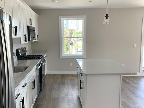5th image of 27 Franklin St #201