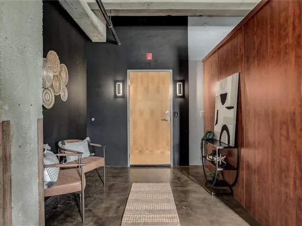 360 W Pershing Rd APT 110, Kansas City, MO 64108