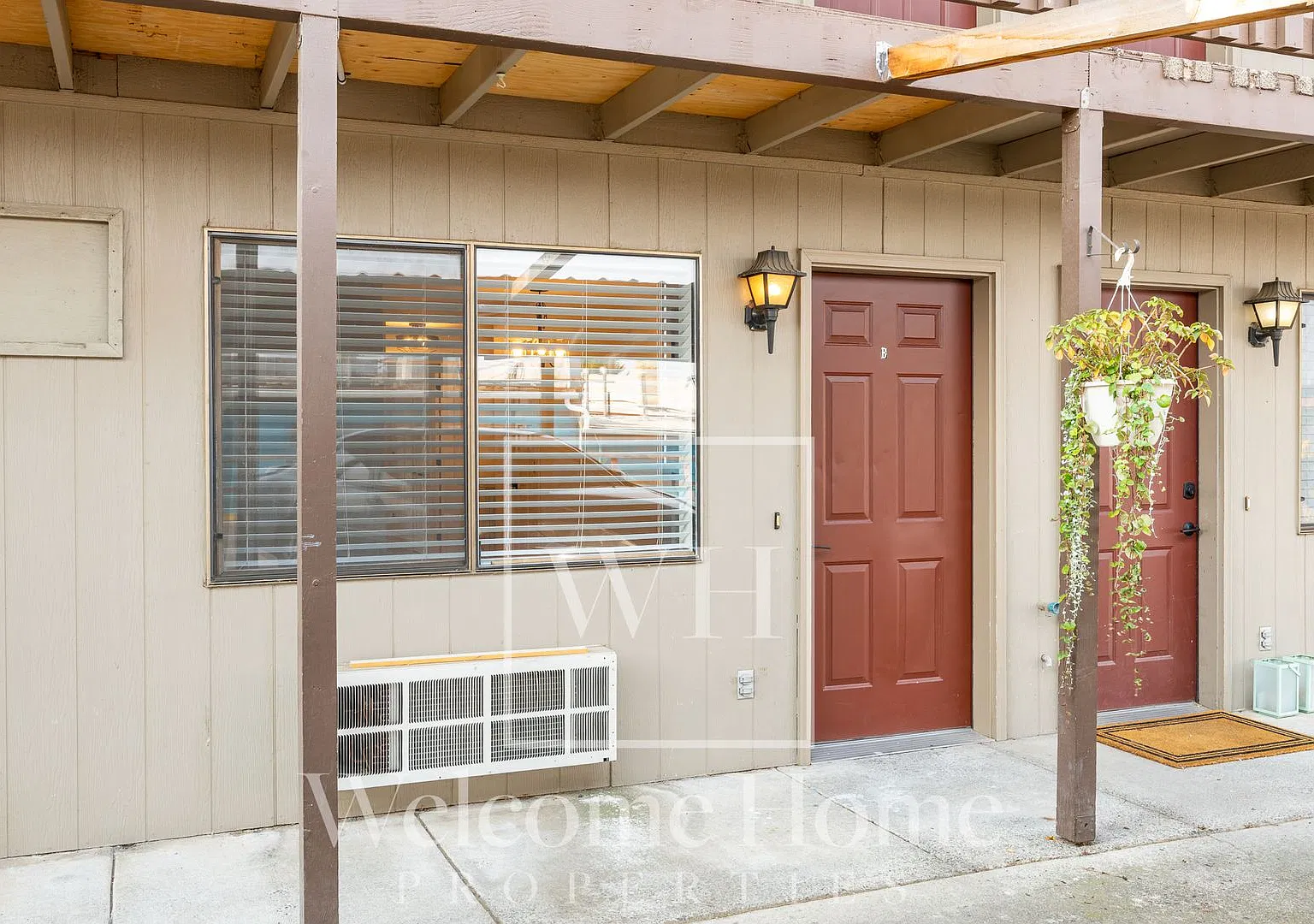 1200 SE Broadway — Photo 1