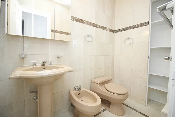 Rented by Modern Spaces | media 21