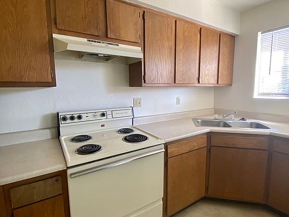 5th image of 1701 N Park Ave Unit 4