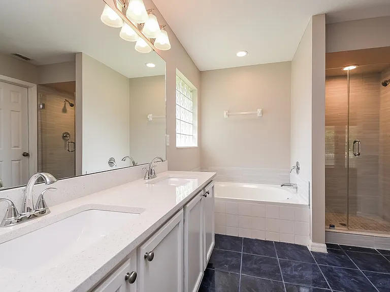 1509 Maple Leaf Ln — Photo 11