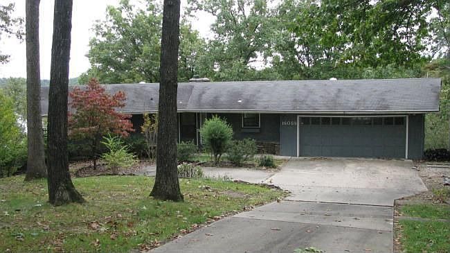 2nd image of 16069 Sumac Ln