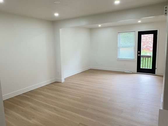 4th image of 8023 Saltsburg Rd #8021B