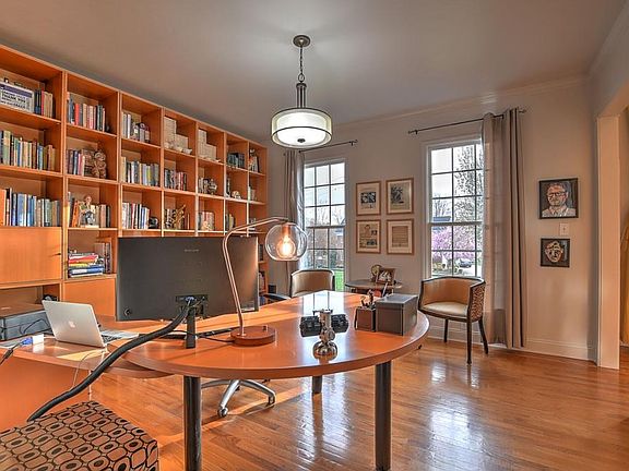 3rd image of 1017 Norfolk Pl