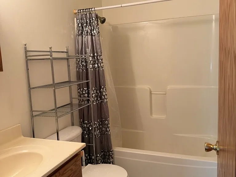 206 N Meek St #D — Photo 17