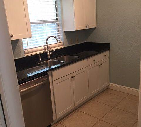 3rd image of 1123 Elmwood St APT B