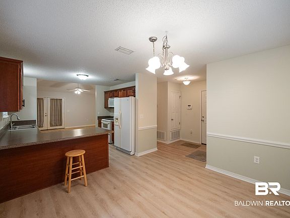 2nd image of 7458 Avery Ln