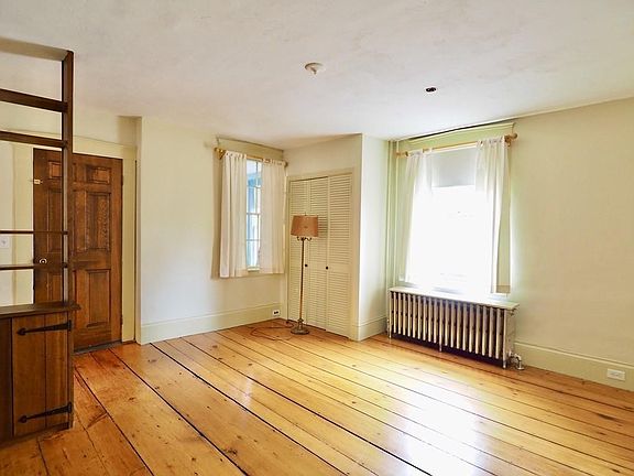 3rd image of 26 Washington Sq APT 1