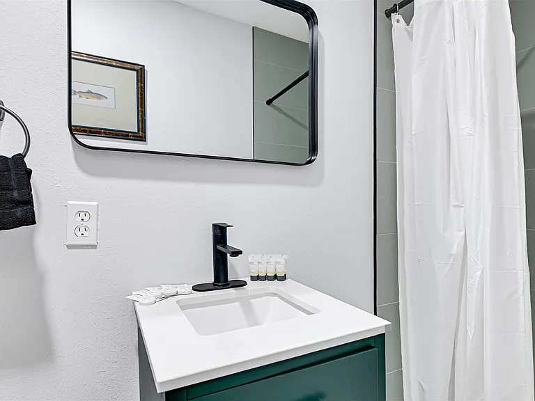 1806 Clayton Dr — Photo 9