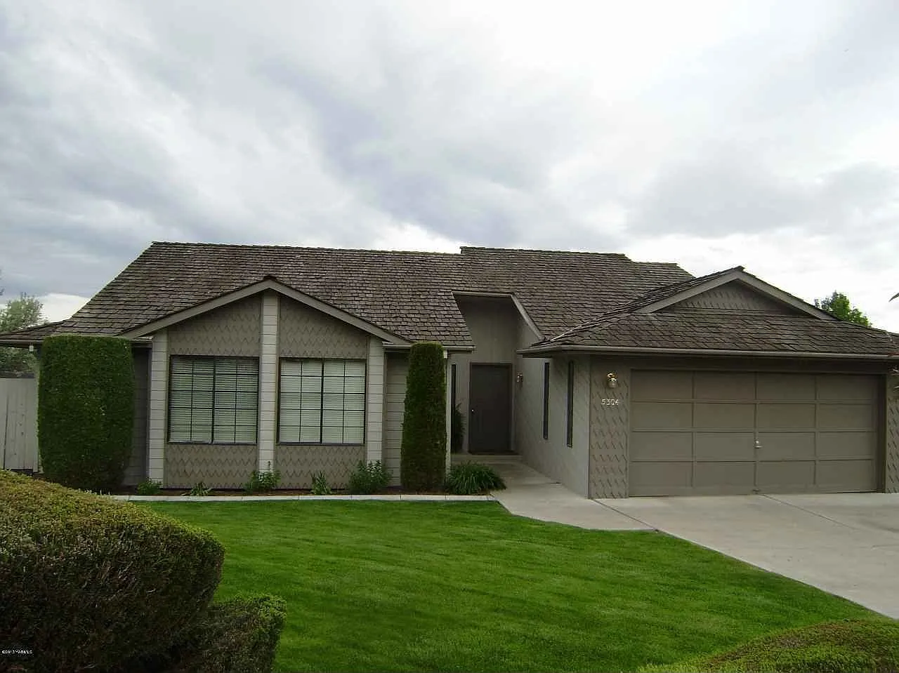 5304 Mount Clemens Way photo 1