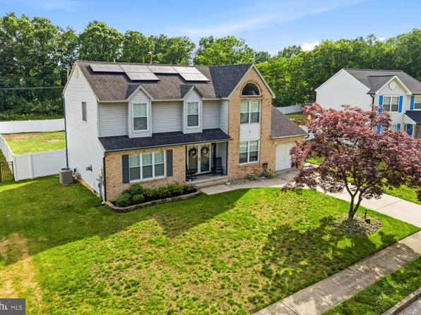 7 York Ct, Sicklerville, NJ 08081