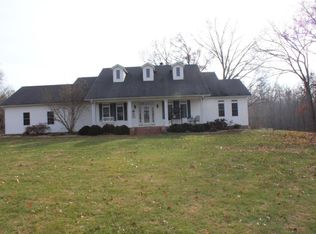 11851 Songbird Rd, Marion, IL 62959