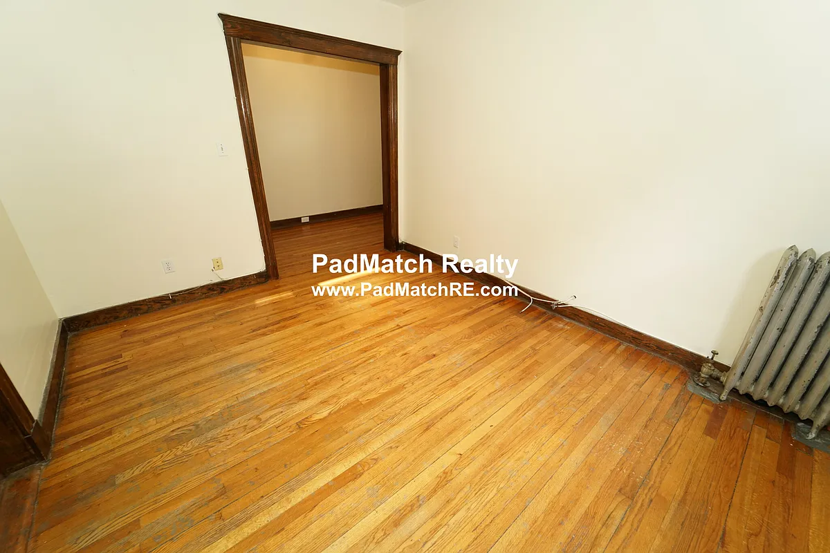 Building Photo - 240 Kelton St #9