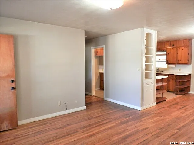 555 N Union Ave — Photo 8
