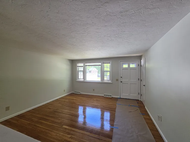 38 Cobb Dr — Photo 1