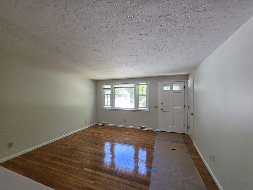 1st image of 38 Cobb Dr