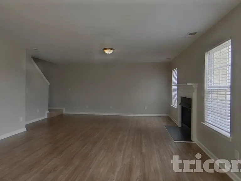 11311 Breezehill Ln — Photo 3