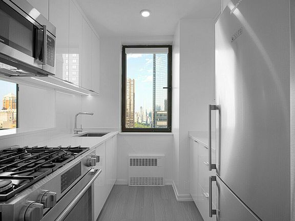 4th image of 124 W 60th St APT 27E