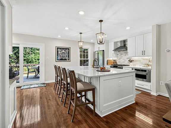 4th image of 4266 Fox Lake Dr