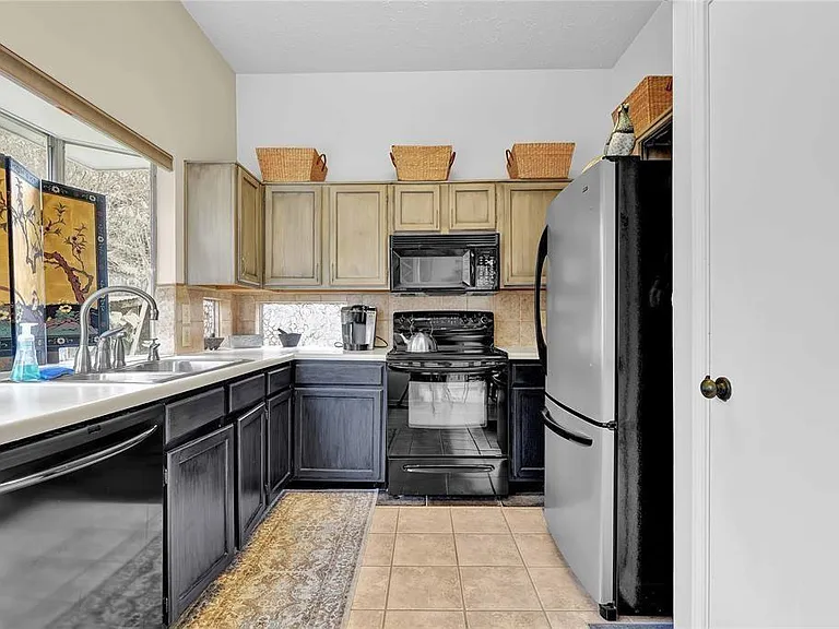 4114 Meadowgold Ln — Photo 3
