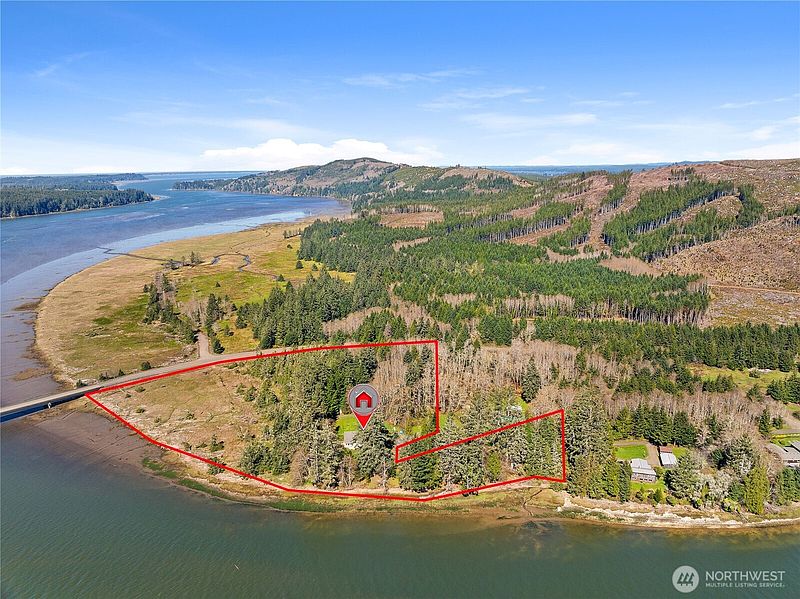 4th image of 64 Mill Ranch Rd